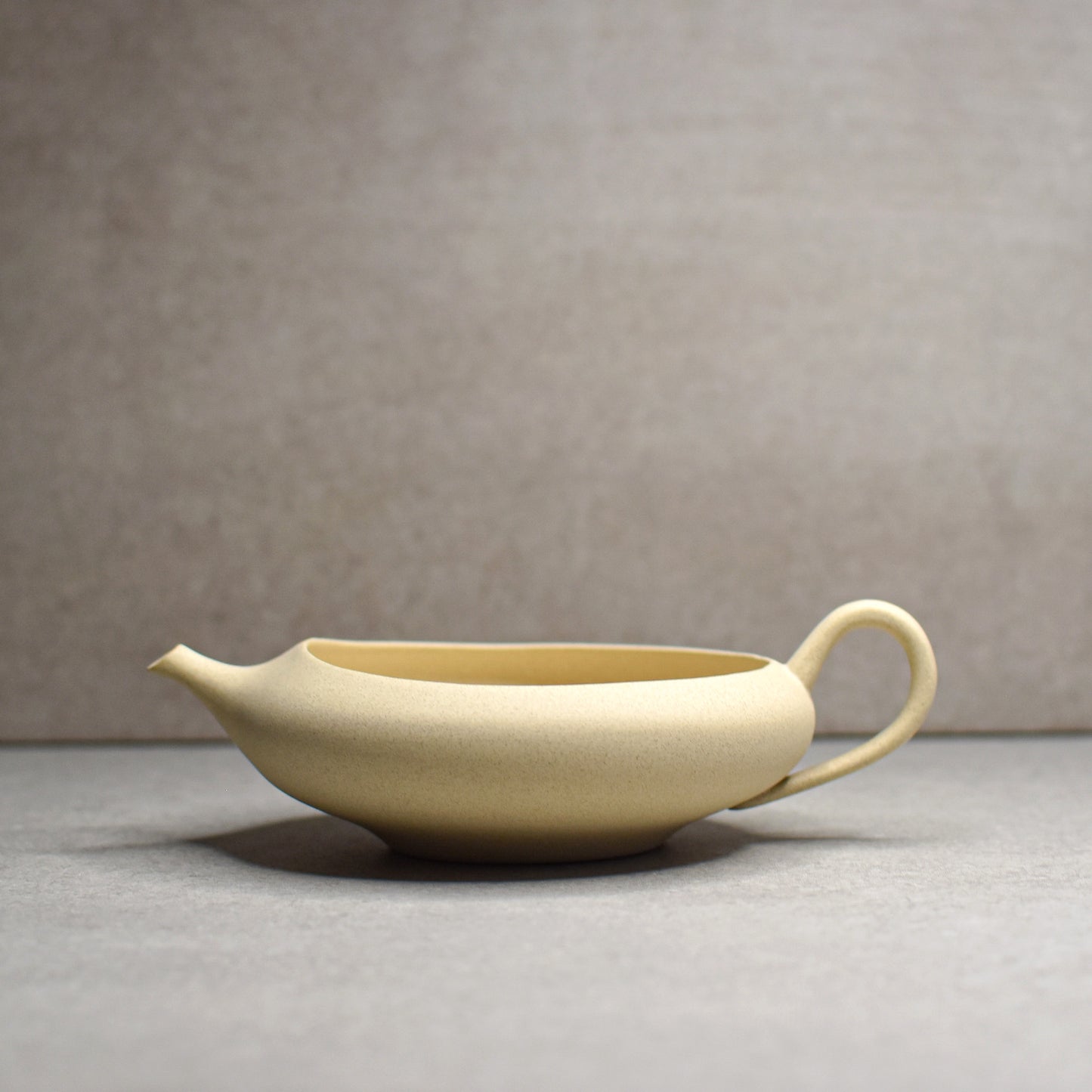Jinsui kiln: Toki Yuzamashi (cooling jug) Kinari