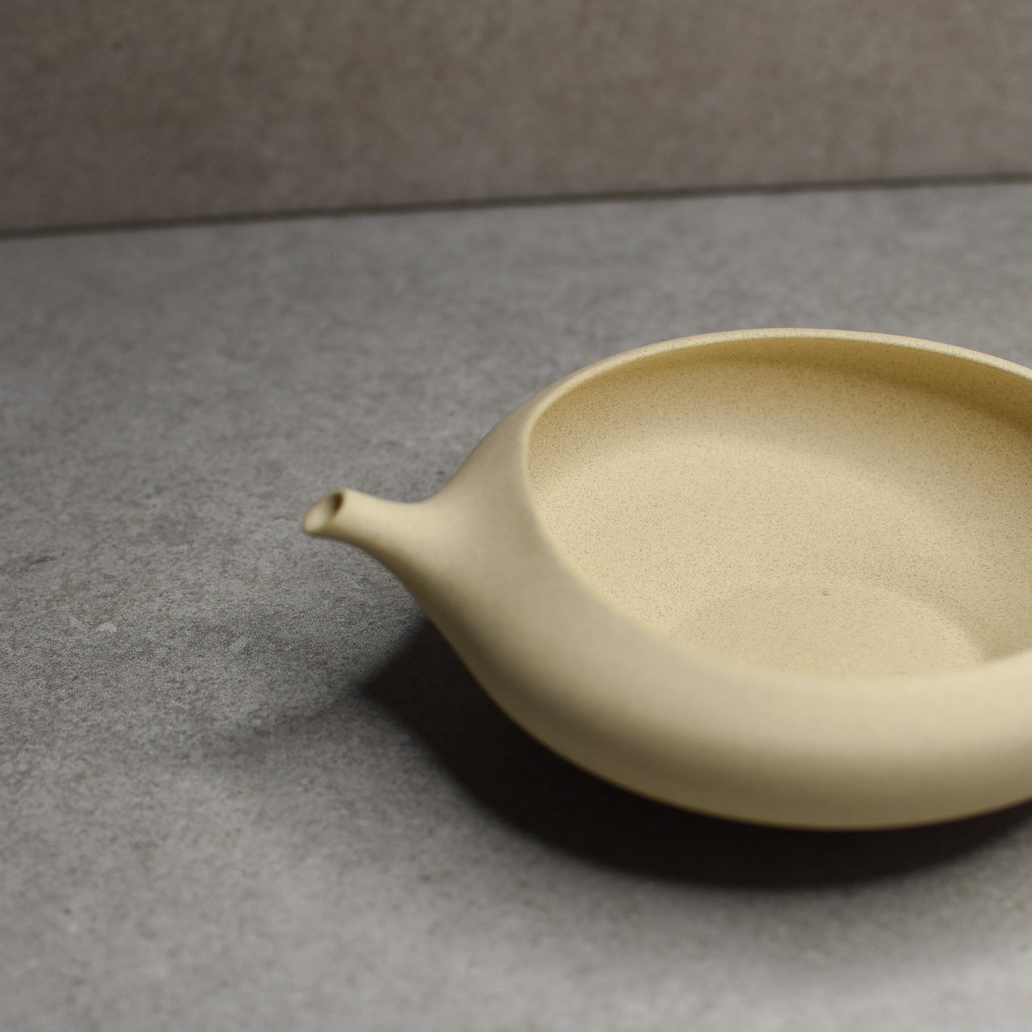 Jinsui kiln: Toki Yuzamashi (cooling jug) Kinari