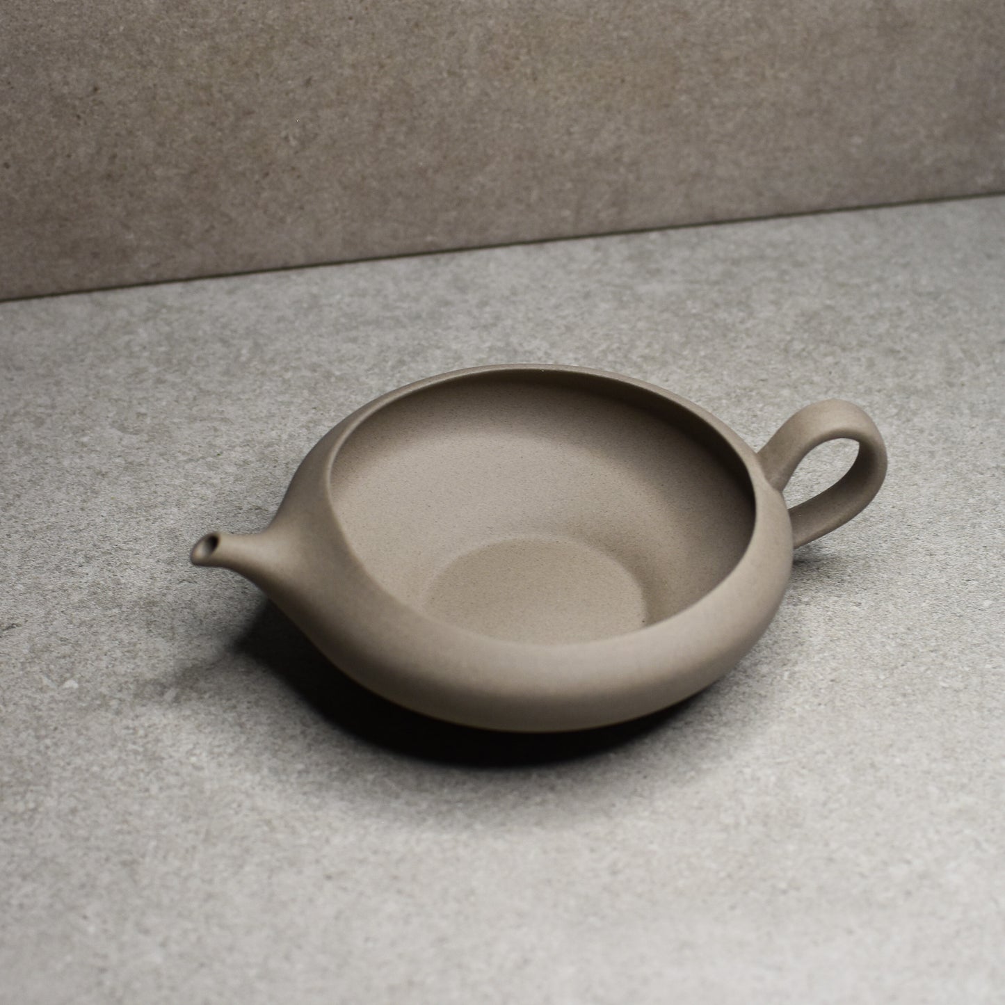 Jinsui kiln: Toki Yuzamashi (cooling jug) Shirohai
