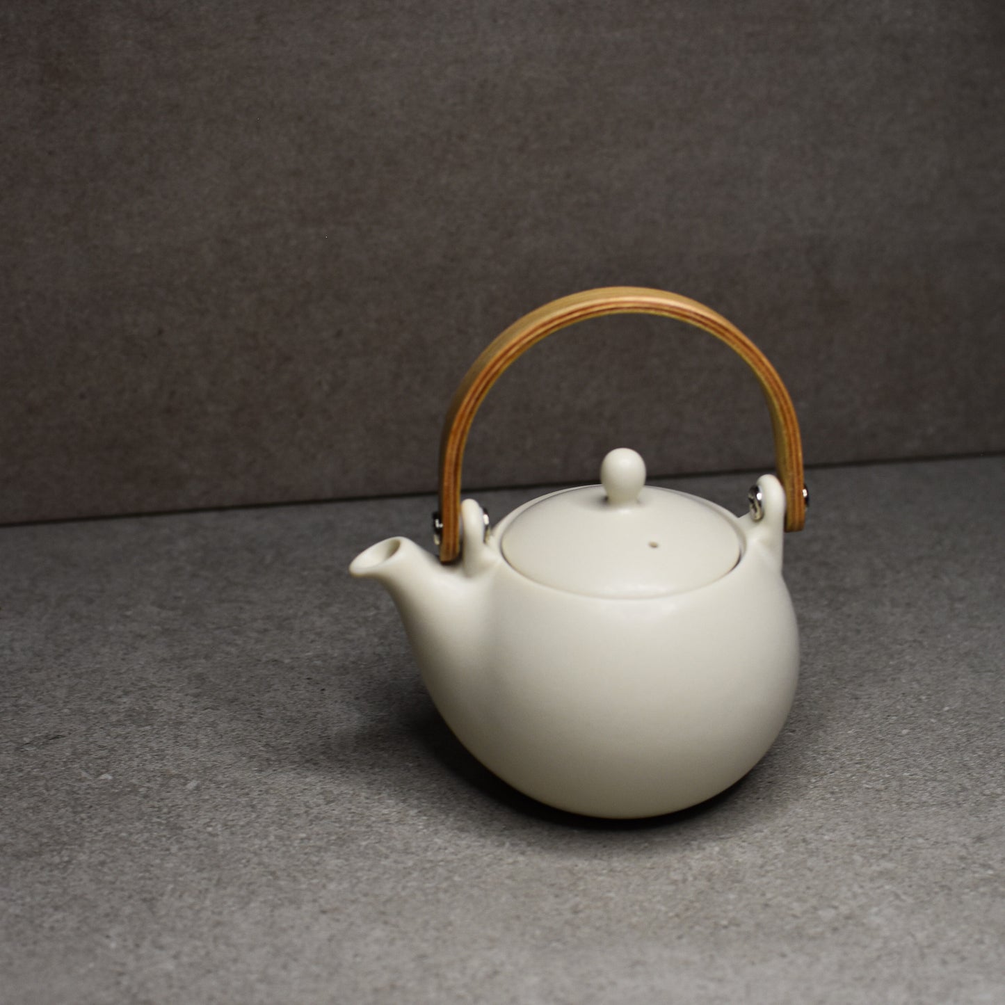Saliu: Porcelain Yui White Dobin 330ml