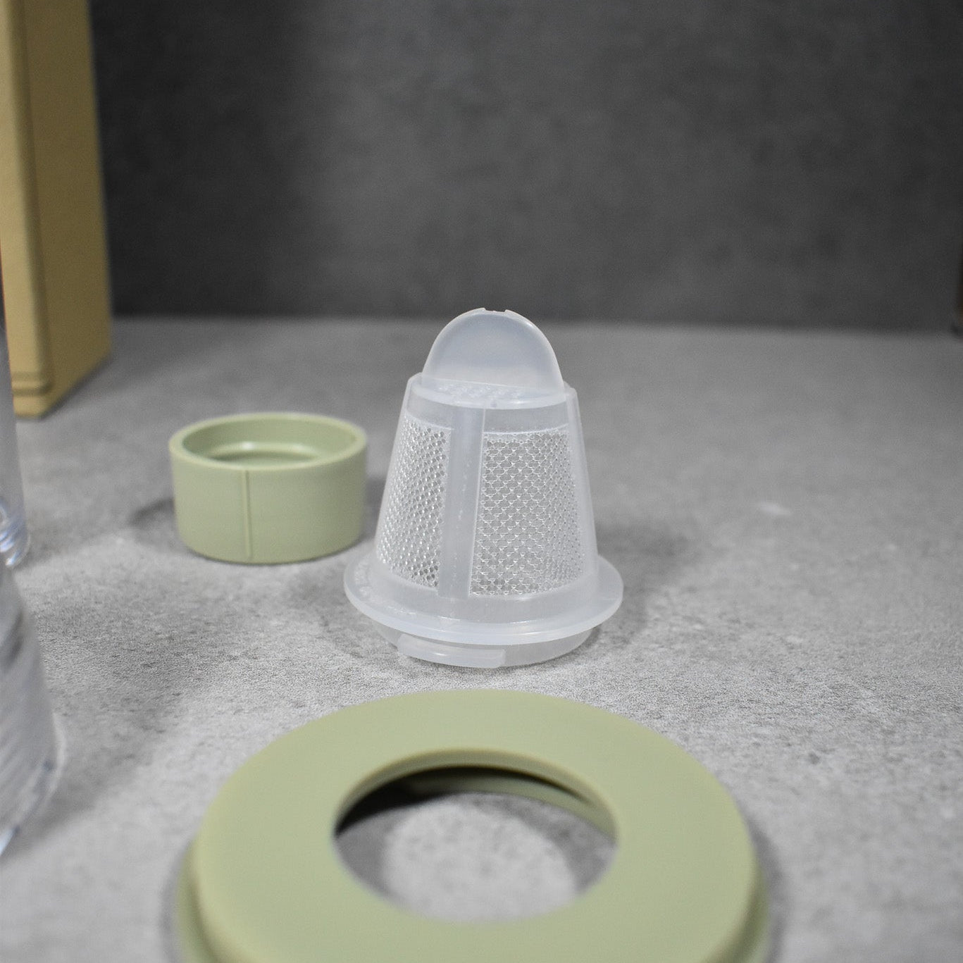 Hario: Portable Resin Filter in Bottle 400ml