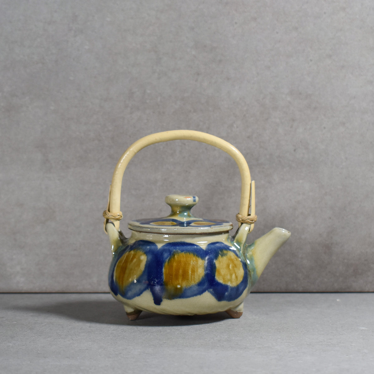 Kitagama: Yachimun Teapot by Yoneji Matsuda