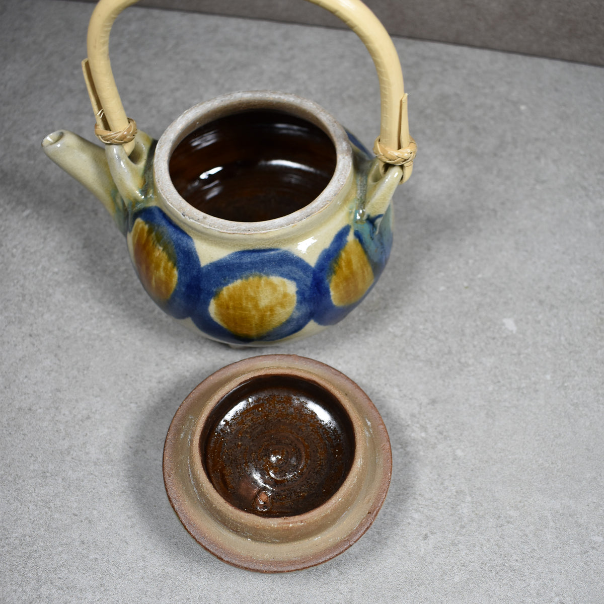 Kitagama: Yachimun Teapot by Yoneji Matsuda