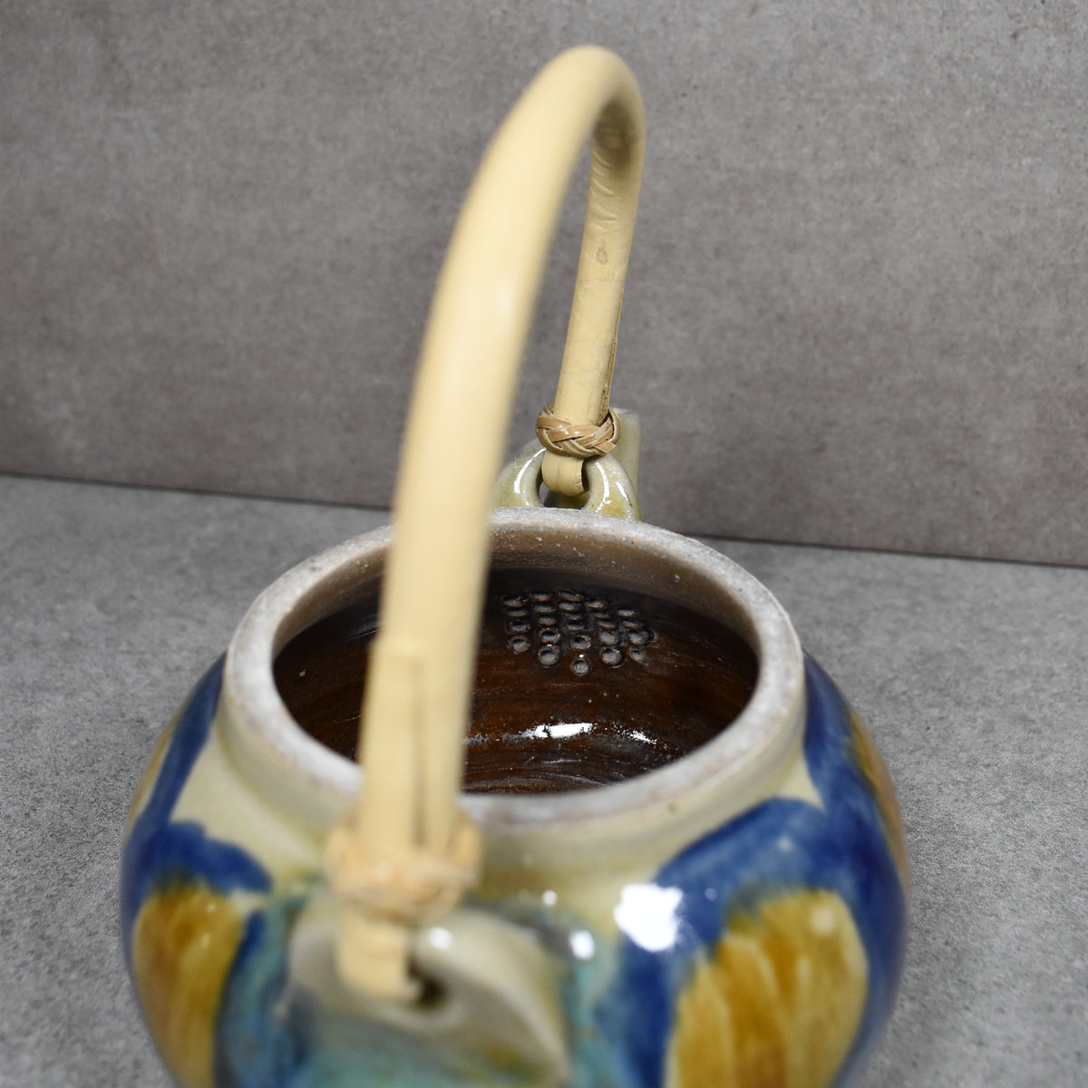 Kitagama: Yachimun Teapot by Yoneji Matsuda