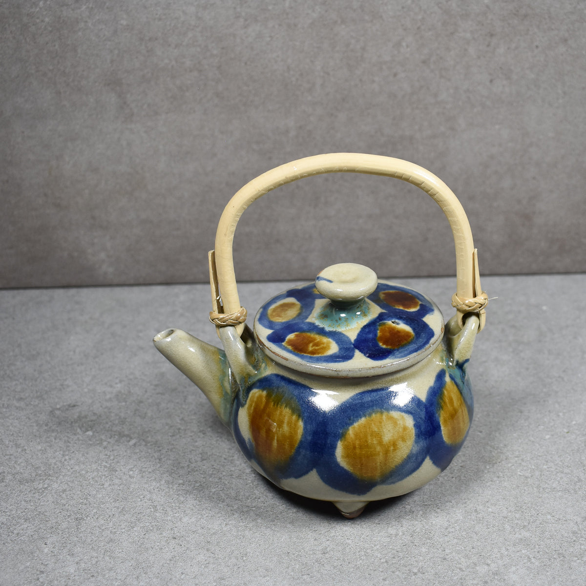 Kitagama: Yachimun Teapot by Yoneji Matsuda