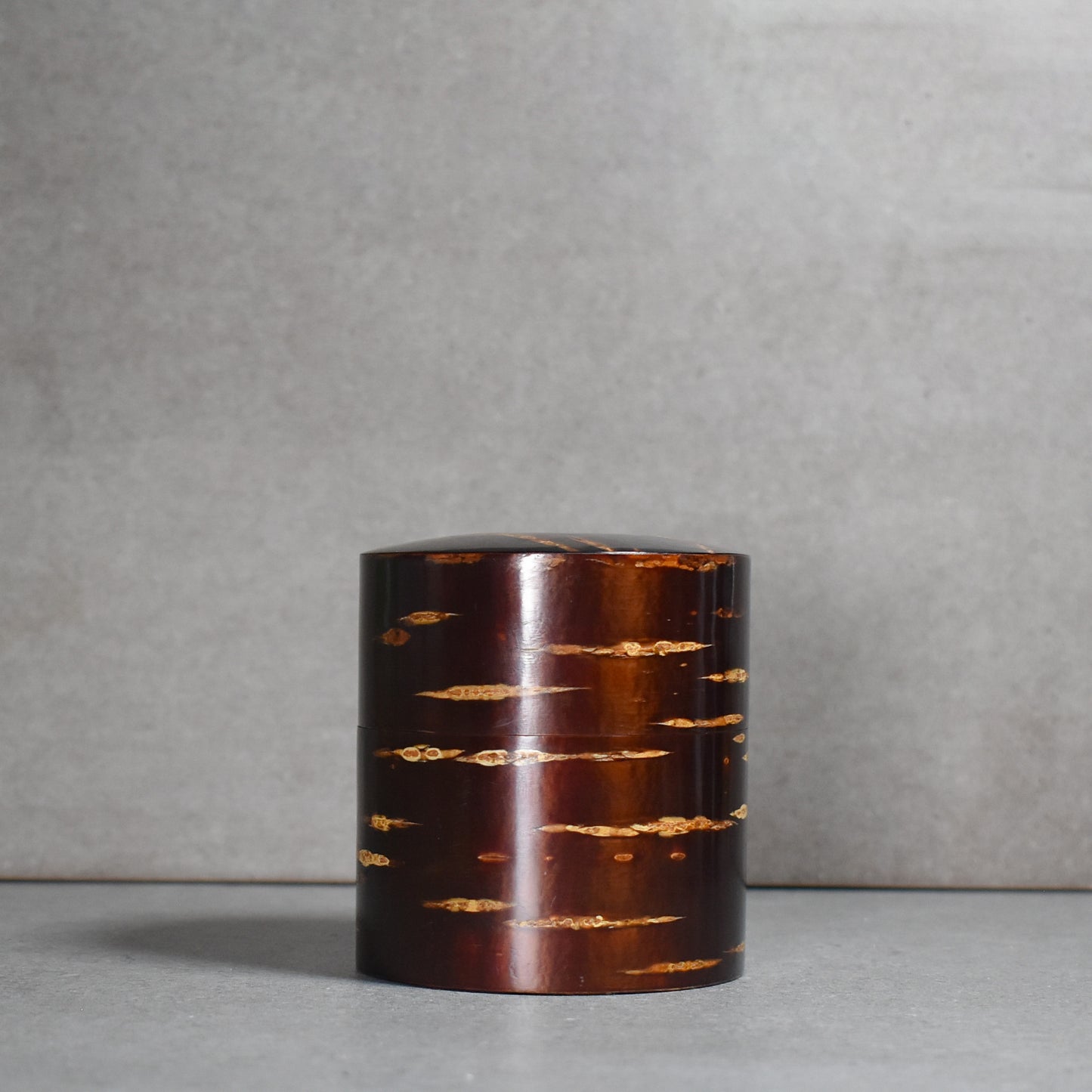 Yatsu-yanagi: Kaba-zaiku Cherry Bark Tea Caddy