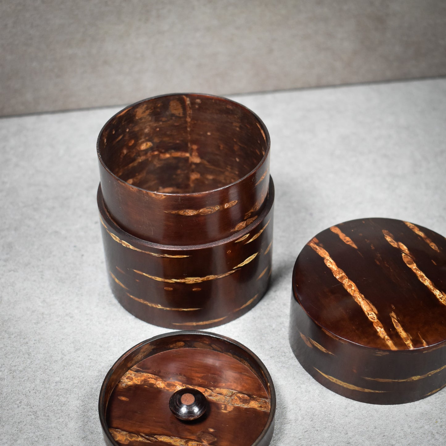 Yatsu-yanagi: Kaba-zaiku Cherry Bark Tea Caddy