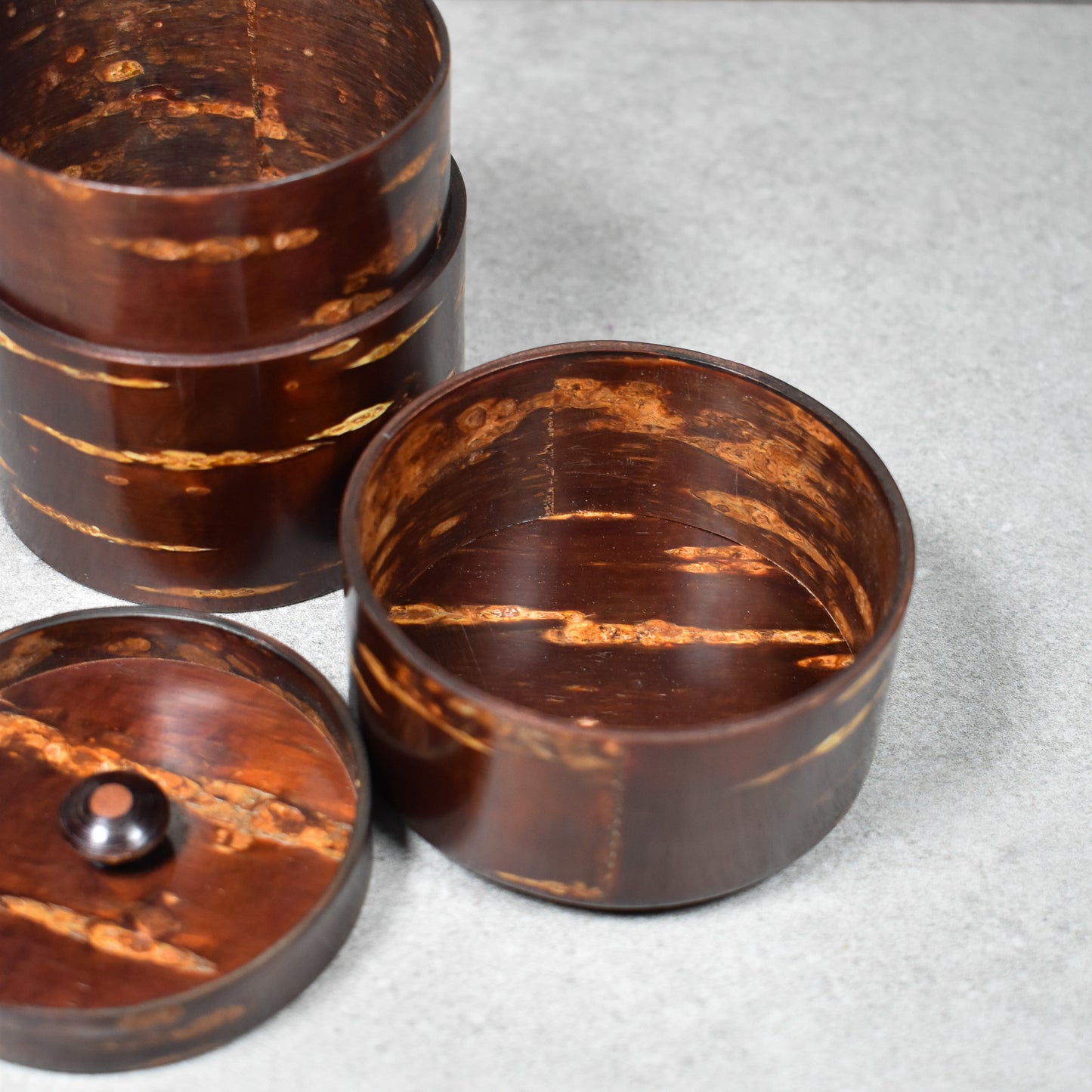Yatsu-yanagi: Kaba-zaiku Cherry Bark Tea Caddy