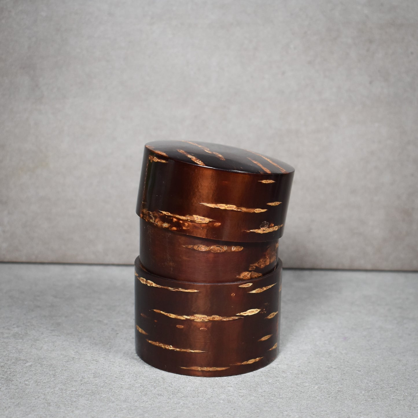 Yatsu-yanagi: Kaba-zaiku Cherry Bark Tea Caddy