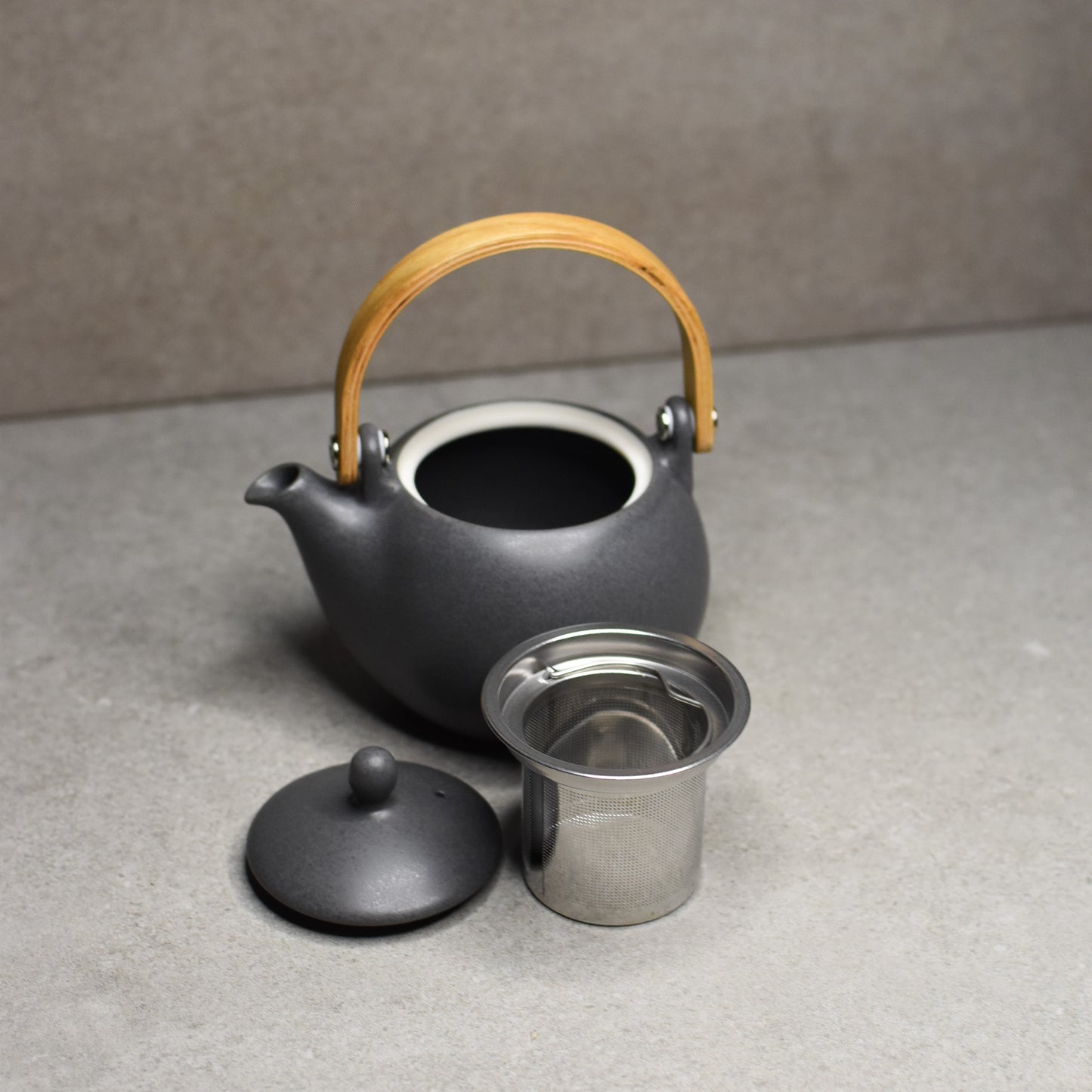 Saliu: Porcelain Yui Sumi Ink Dobin 330ml