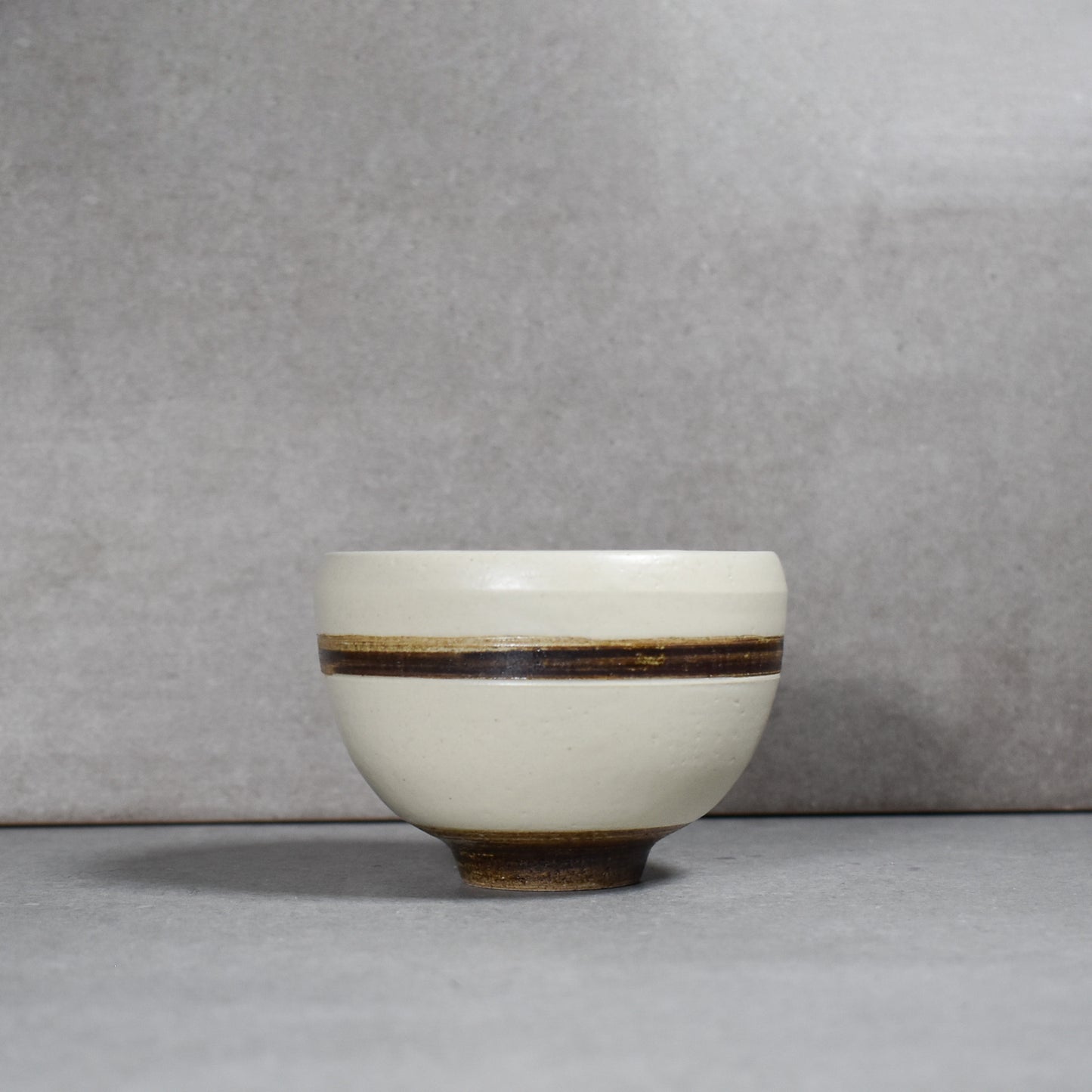 Saliu: Rust White Kofuku Chawan