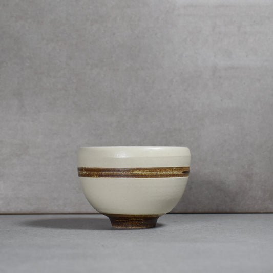 Saliu: Rust White Kofuku Chawan
