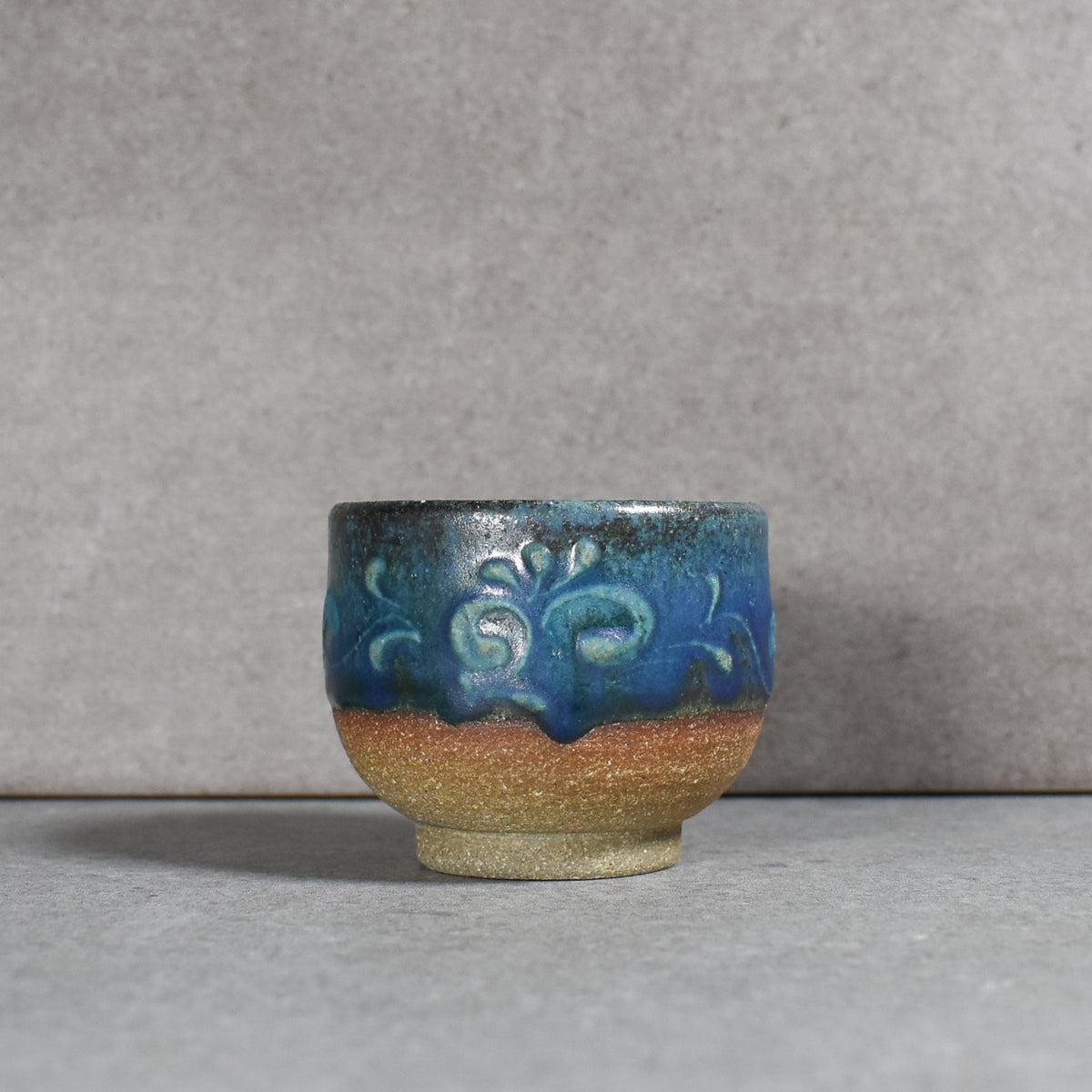 Kitagama: Yachimun Arabesque Tea Cups by Masamori Yonahara