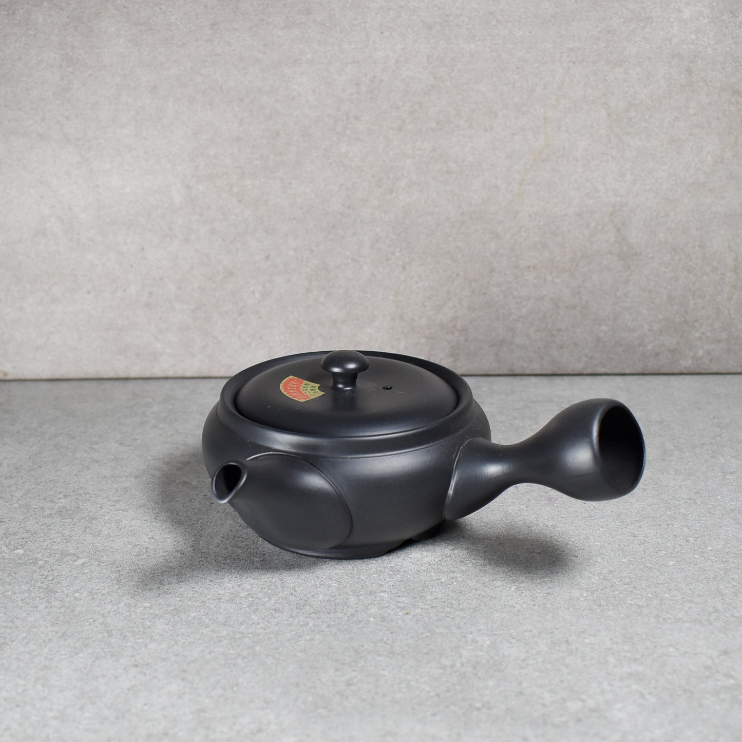 Tokohan: Black Saucer Tokoname Kyusu