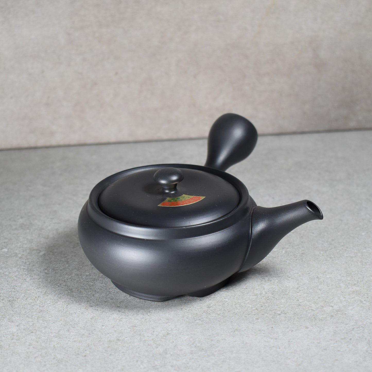 Tokohan: Black Saucer Tokoname Kyusu