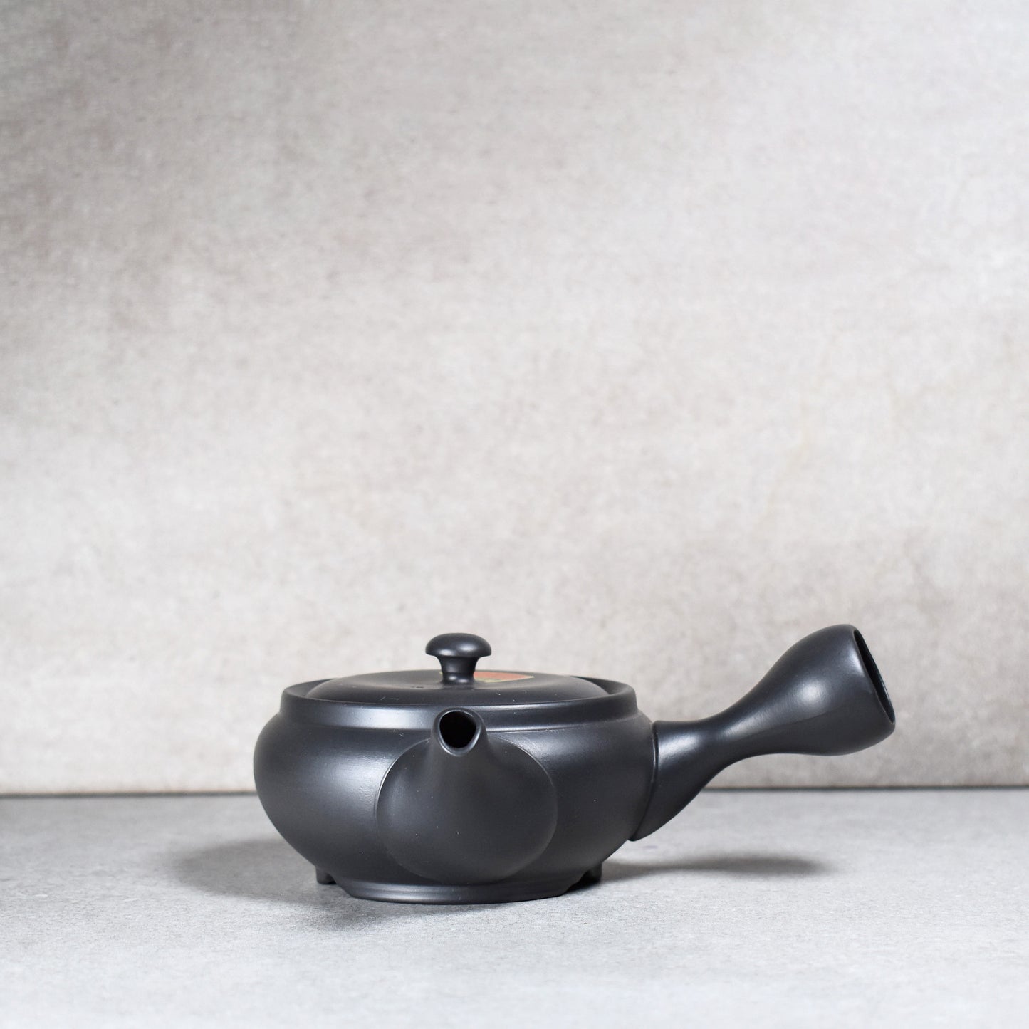 Tokohan: Black Saucer Tokoname Kyusu