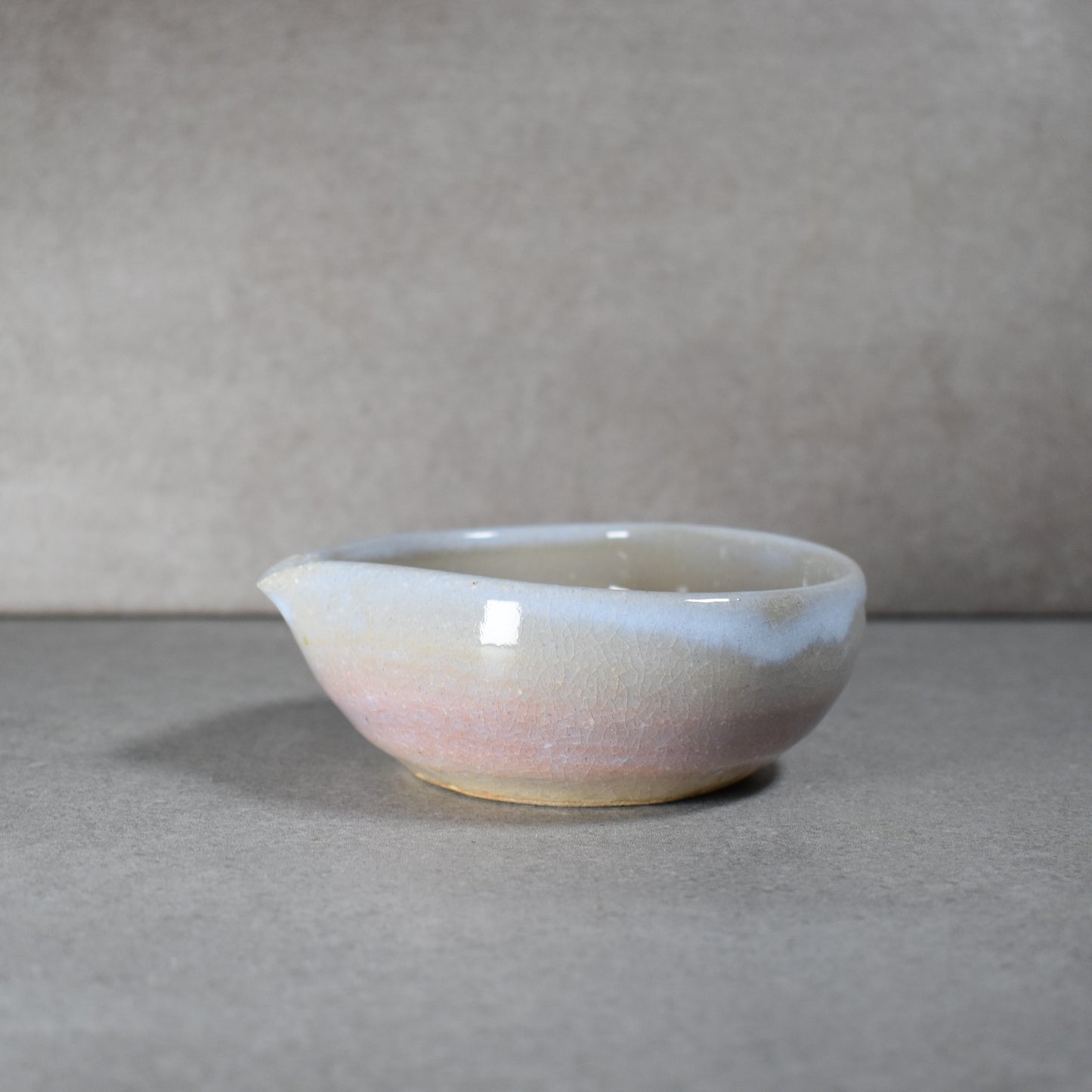 Senryuzan Hagi Pottery: Shallow Round Katakuchi