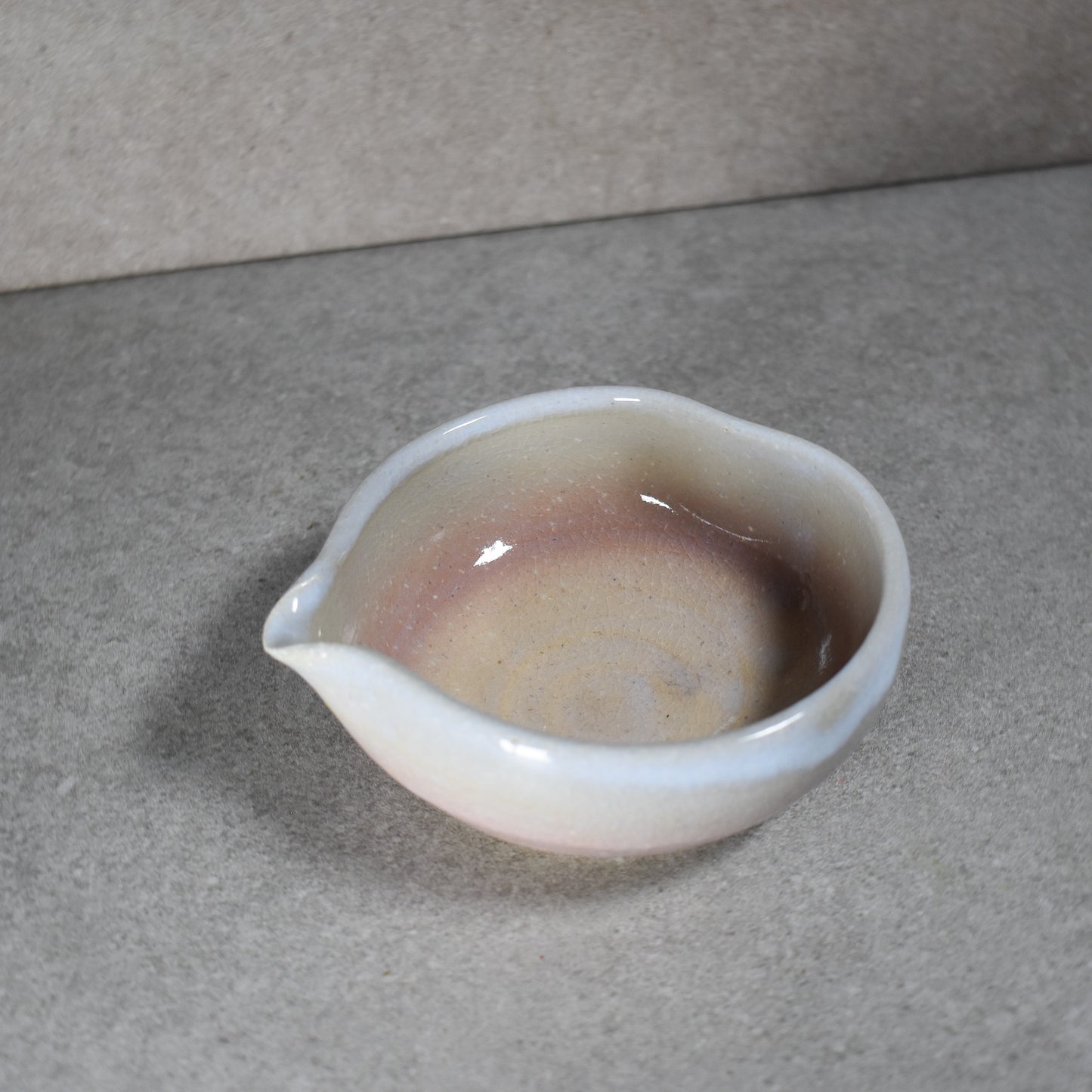 Senryuzan Hagi Pottery: Shallow Round Katakuchi