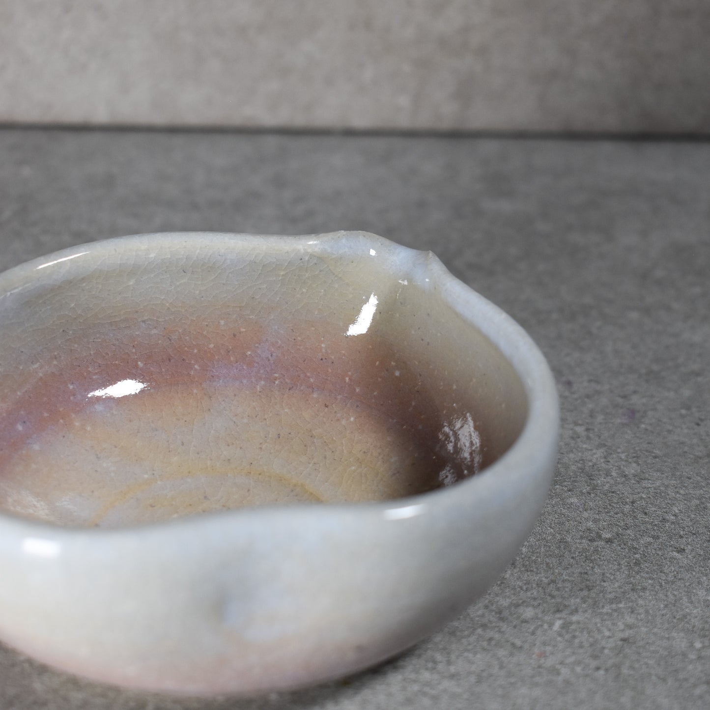 Senryuzan Hagi Pottery: Shallow Round Katakuchi