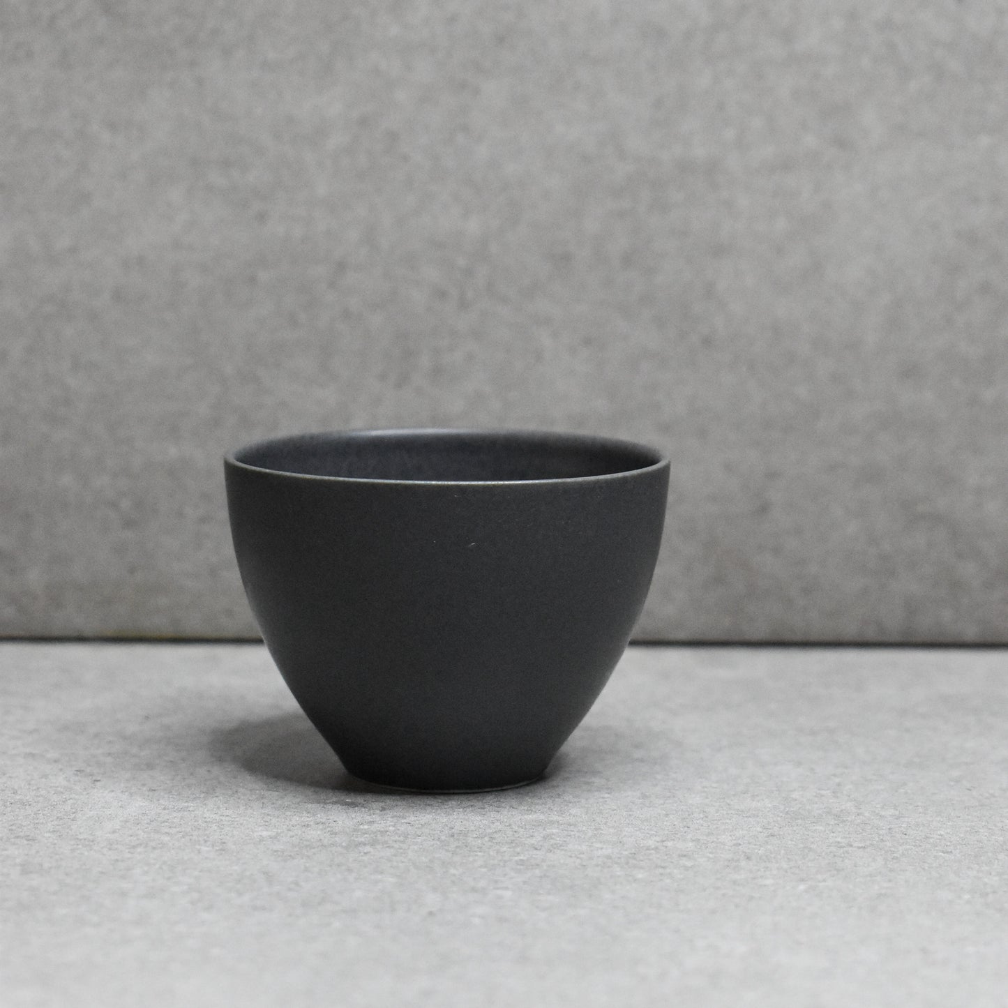 Saliu: Small Porcelain Yui Sumi Ink Cup Set