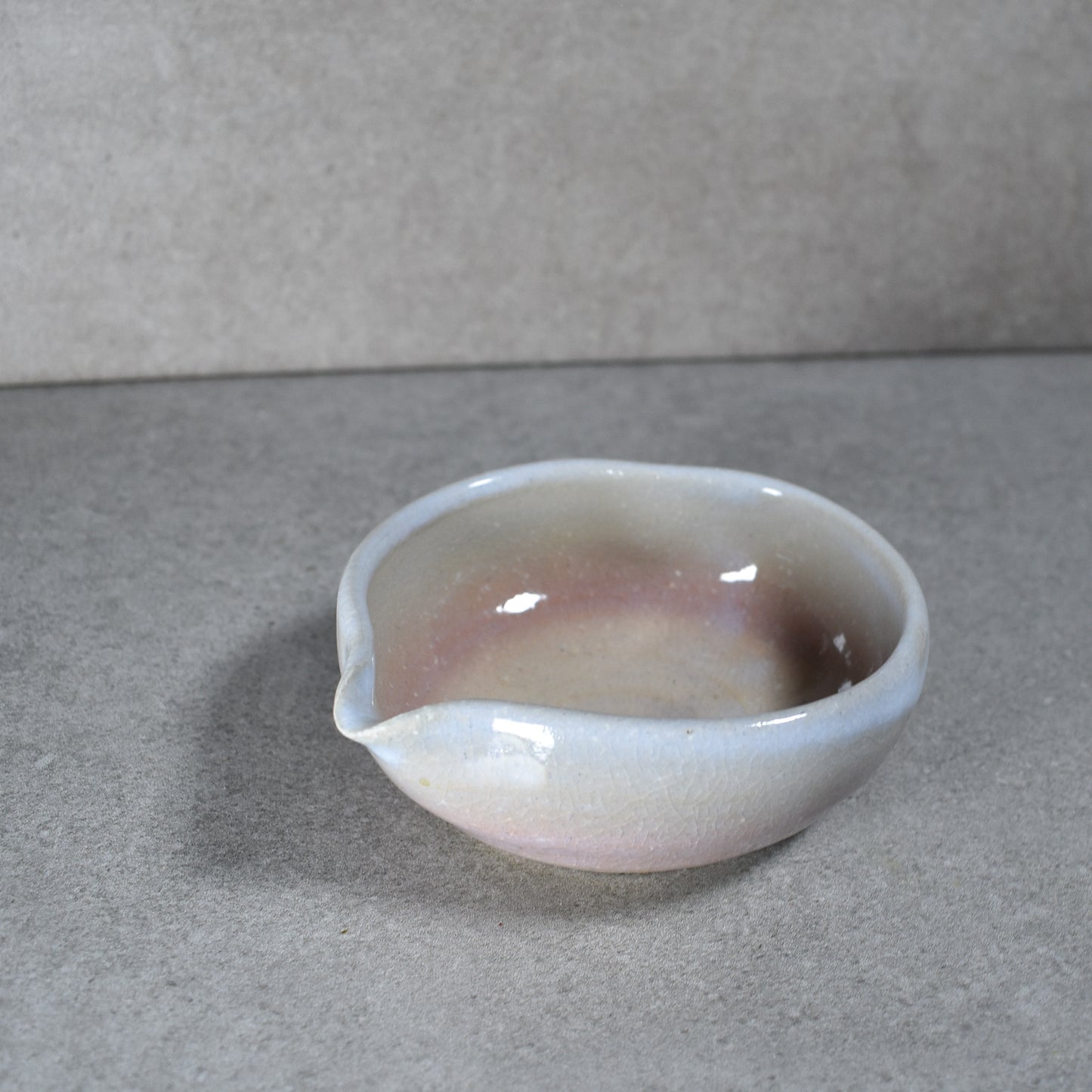 Senryuzan Hagi Pottery: Shallow Round Katakuchi