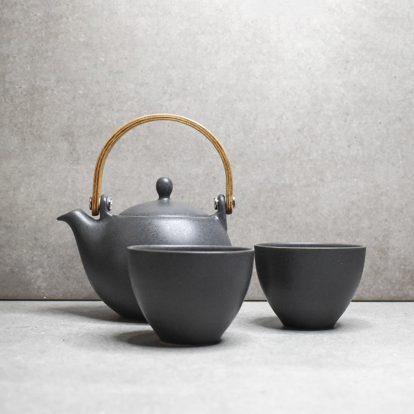 Saliu: Small Porcelain Yui Sumi Ink Cup Set